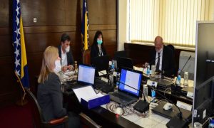 S ciljem zaštite zdravlja građana: Vlada FBiH usvojila naredbe i preporuke Kriznog štaba