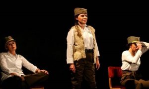 Priča o tri heroine: Predstava “Žensko srce u šinjelu” izvedena u Istočnom Sarajevu