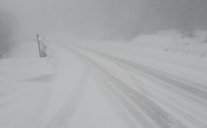 Problemi za vozače: Snijeg otežava saobraćaj preko Romanije VIDEO