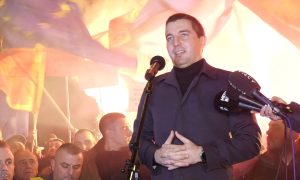 Bečić glasno sa protesta: Izdaju ne mogu da oprostim!