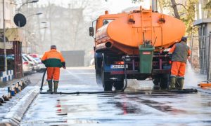 Radnici na terenu, vrijeme im ide naruku: Počelo pranje ulica i pojačano čišćenje Banjaluke