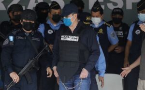 Lisice na ruke zbog primanja mita: Uhapšen bivši predsjednik Hondurasa