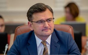 Šef ukrajinske diplomatije pozvao strance da se priključe odbrani Ukrajine