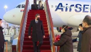 Dočekan na aerodromu: Predsjednik Srbije stigao u Peking na otvaranje ZOI