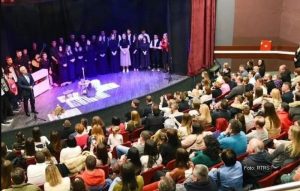 “Suza Kosova” u Novom Sadu: Banjalučki srednjoškolci izvode humanitarnu akademiju