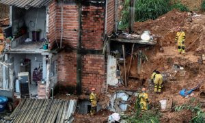 Vodena bujica jurila ulicama grada: Broj žrtava u razornim poplavama porastao na 123