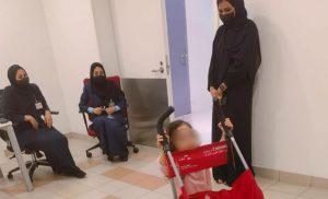 Životna drama mlade majke u Dubaiju: Devet dana zatočena na aerodromu sa kćerkicom (2)