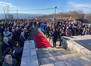 Služen pomen i položeni vijenci: Obilježeno 80 godina od stradanja Srba u Drakuliću, Motikama i Šargovcu FOTO