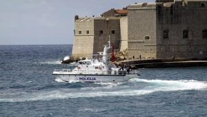 Pronađen mrtav muškarac na Hvaru: Tijelo ležalo na plaži, nestao brod na kojem je isplovio iz Makarske