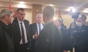 Komešanje u zgradi Narodne skupštine: Borcu VRS dozvolili da uđe, ali ne i da govori VIDEO