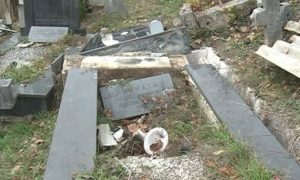 Ovo je dokaz njihove kulture: Uništeno više od 80 odsto spomenika na groblju u Kosovskoj Mitrovici