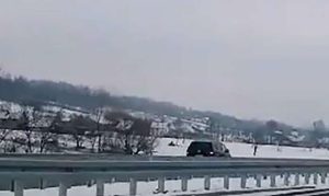 Šokantna scena na auto-putu: Žena vozila u kontra smjeru velikom brzinom, ljudi u nevjerici
