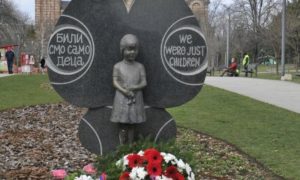 Skandalozno! Oskrnavljen spomenik nastradaloj djeci za vrijeme NATO bombardovanja