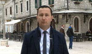 Ćurić komentarisao incident ispred opštine: Ponašanje Vukanovića je bolesno