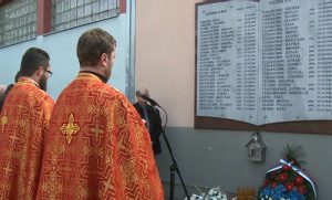 Tužna sjećanja naviru u Banjaluku: Pomen za ubijena 52 učenika osnovne škole u Šargovcu