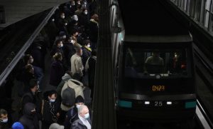 Milioni ljudi ostali bez prevoza: Štrajk radnika paralisao parisku mrežu metroa