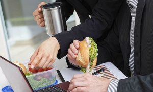 Iz Saveza sindikata Srpske istakli: Radnici imaju pravo na osam KM dnevno za topli obrok