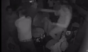 Incident u kafani: Poslanik Parlamenta BiH se potukao VIDEO