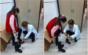 Gest koji nikoga ne ostavlja ravnodušnim: Učiteljica promrzloj učenici obula svoje čarape