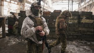 Ukrajinski bataljoni zabranili: “Azov” i “Desni sektor” ne dozvoljavaju odlazak civila