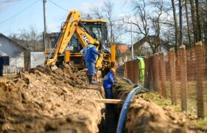 Riješeno pitanje vodosnabdijevanja: Počela izgradnja vodovodne mreže u zaseoku Preradi FOTO