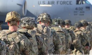 Zbog ukrajinske krize: Dva američka aviona sa vojnicima sletjela u Poljsku