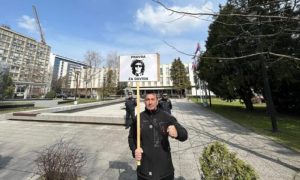 Protestuje ispred parlamenta Srpske: Dragičević optužio Lukača i zaprijetio osvetom