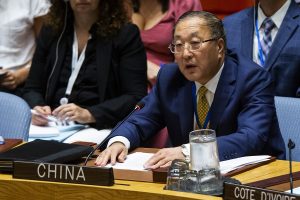 Predstavnik Kine pri UN: Pojasniti navode u biološkom oružju u Ukrajini