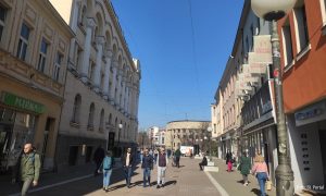 Drama u Gospodskoj ulici: Palo staklo sa zgrade, Banjalučanin povrijeđen