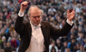 Trpe i umjetnici: Minhenska filharmonija otpustila čuvenog ruskog dirigenta