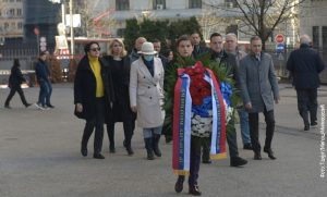 Premijerka Srbije i ministri položili vijenac na spomen-ploču Zoranu Đinđiću