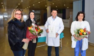 Ministarka u posjeti porodilištu: Davidovićeva uručila poklone za 100 porodilja na UKC RS
