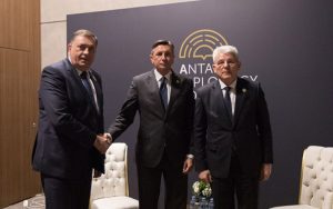 Dodik i Džaferović se sastali sa Pahorom: Zahvalnost za inicijativu da se ubrza evropski put BiH