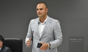 Tošić o spornim nabavkama u bolnici “Srbija”: Politika kadrova SNSD – samo otimati kada se pruži prilika