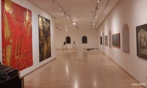 Na banjalučkoj tvrđavi Kastel: Otvorena izložba “Osamdesete i devedesete danas, Art i fakta”