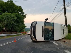 Kombi pun Ukrajinaca se prevrnuo u Srbiji: Jedna osoba završila u bolnici