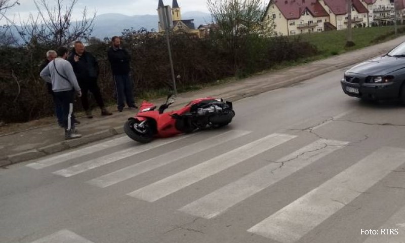 Saobraćajka u Banjaluci: Vozač motocikla zadobio teže povrede