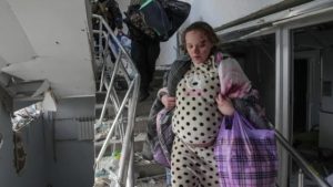 Tuga! Umrla trudnica nakon bombardovanja porodilišta u Ukrajini