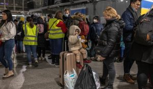 Ljudi bježe od rata: Više do 10 miliona ukrajinskih izbjeglica prešlo u Poljsku
