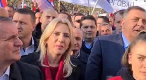 Predsjednica Srpske pjevala: Najljepša atmosfera je kada ste sa svojim narodom VIDEO