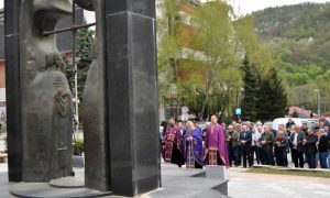 Sveštenstvo služilo parastos: Obilježeno 30 godina od oslobođenja Zvornika