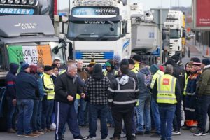 Protest zbog visokih cijena goriva: Kamiondžije blokirale luku i ulice