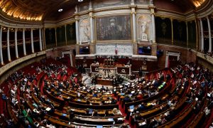 Prema rezultatima ankete: Većina Francuza ne želi da Makron ima većinu u parlamentu