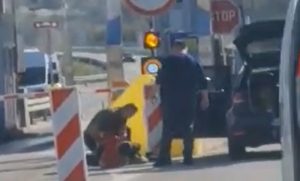 Dramatična akcija: Policija uhapsila jednu osobu kod naplatnih kućica u Klašnicama VIDEO