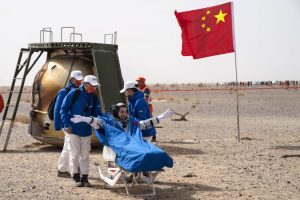 Kineski astronauti se vratili na Zemlju poslije šest mjeseci boravka u svemiru