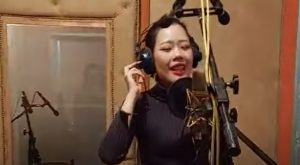 Kineskinja Nini sve oduševila: Bez greške otpjevala tradiconalnu srpsku pjesmu VIDEO