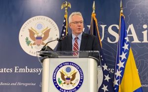 Uputio pismo: Ambasador SAD-a u BiH izdiktirao Nikšiću kako da vodi Vladu