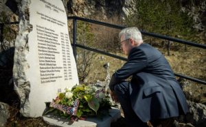 Marfi odao počast žrtvama na Kazanima: Spomenik nepotpun bez imena svih žrtava