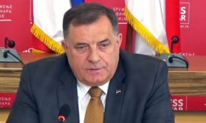 Dodik na tribini u Beogradu: Svijet u ozbiljnom neredu i nemamo razloga da se nadamo nečemu dobrom