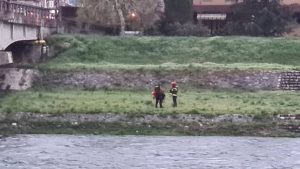 Drama na mostu u Čačku: Djevojka skočila u Zapadnu Moravu, očevici otkrili detalje užasa